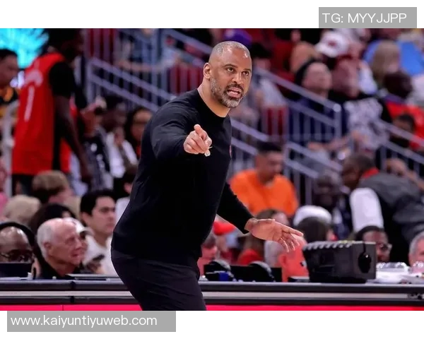 塞尔维亚教练团队深入绿军学习提升球员服务与教练协作效率 塞尔维亚教练团队深入绿军学习提升球员服务与教练协作效率