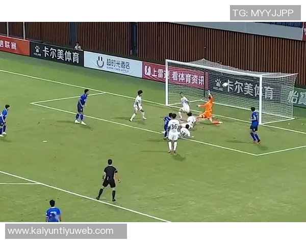 深圳外援史密斯半场表现抢眼四记三分助球队争胜 深圳外援史密斯半场表现抢眼四记三分助球队争胜